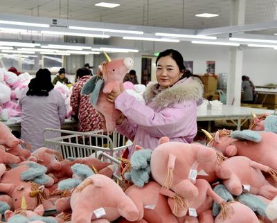 砀山 工厂开在家门口,'富民强镇'促振兴——棉麻制品制造业的崛起